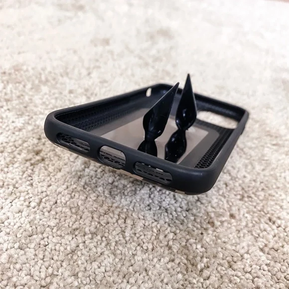 Loopy Leopard iPhone 11 Pro Phone Case - Picture 7 of 7